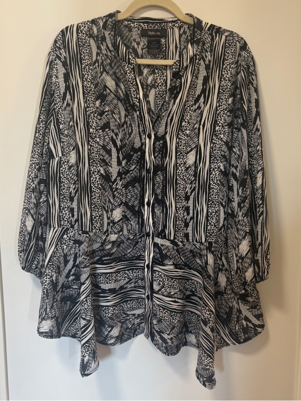 Style & Co. Button Up Black White Blouse XL Animal Print Contemporary Maximalism
